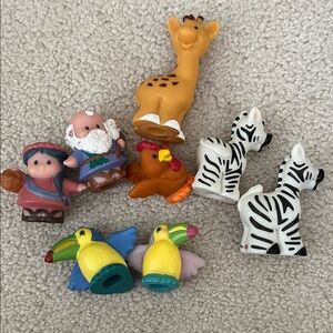 Bundle of Fisher Price Noah’s Ark Little People-Used
